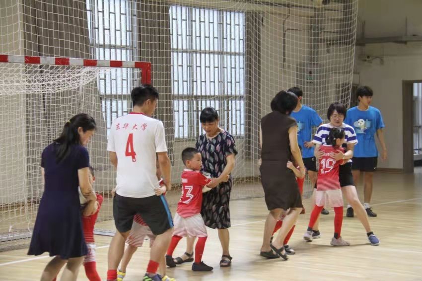 茵训实践意气风发，七十华诞风采依旧