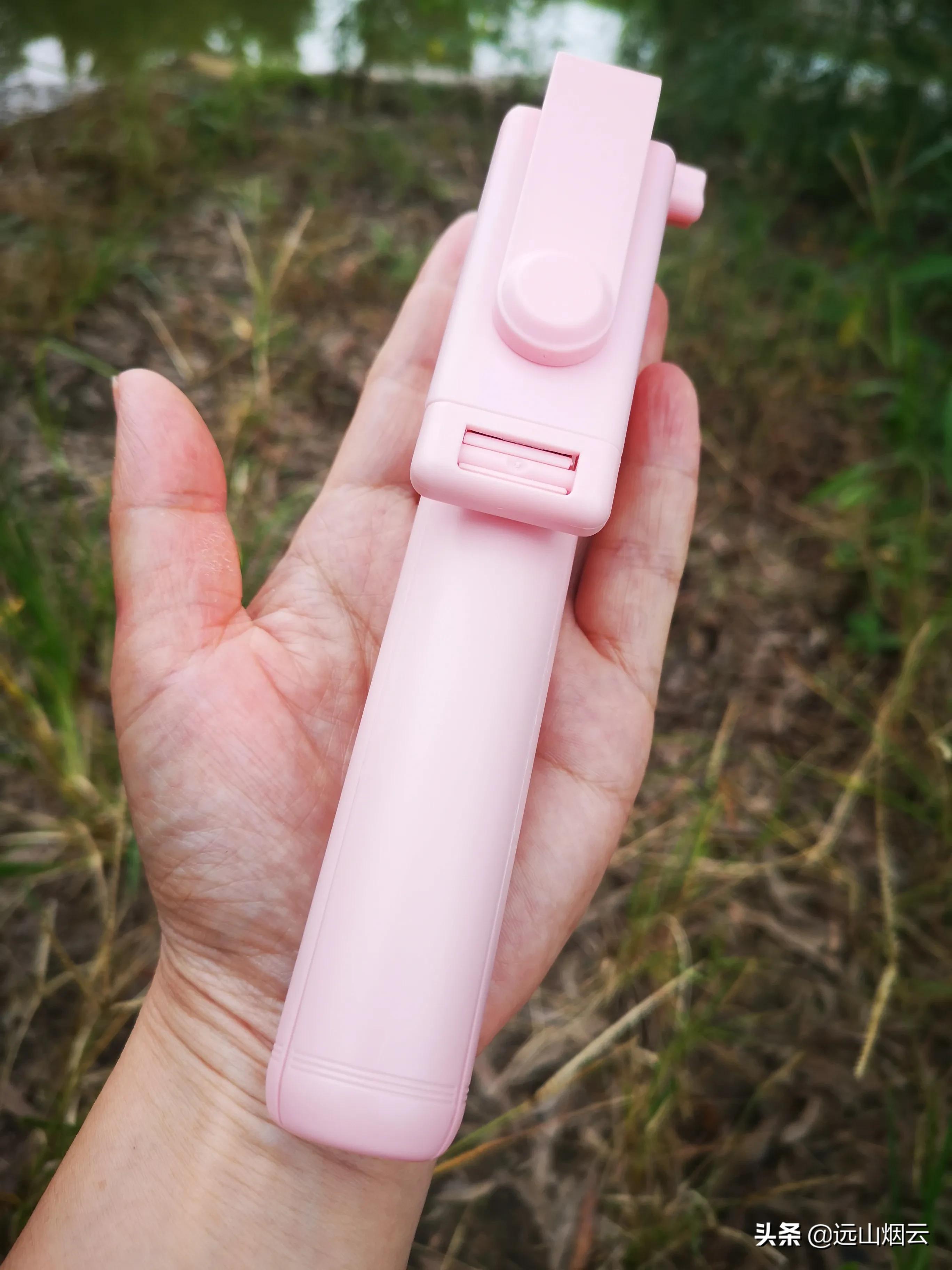 自拍杆遥控器怎么使用,手机自拍杆怎样使用
