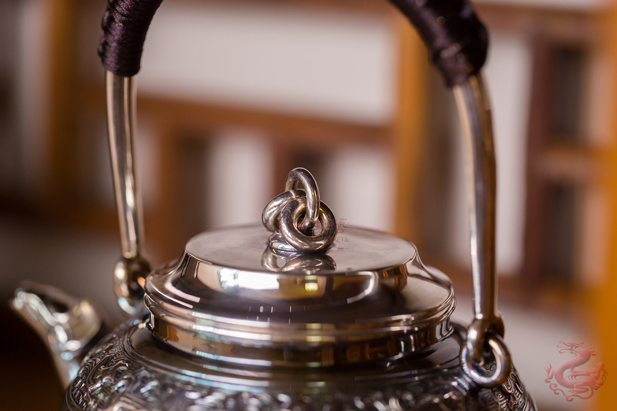 喝茶的人为什么都要有一把银壶,喝茶要银壶吗