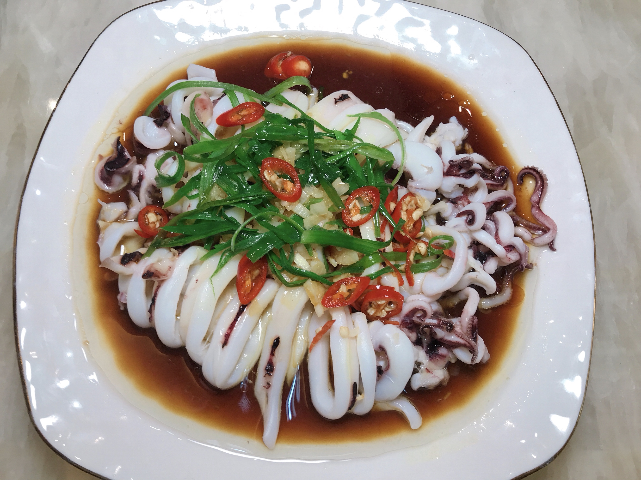 清蒸鱿鱼的正确做法大全,清蒸鱿鱼的做法大全家常菜窍门