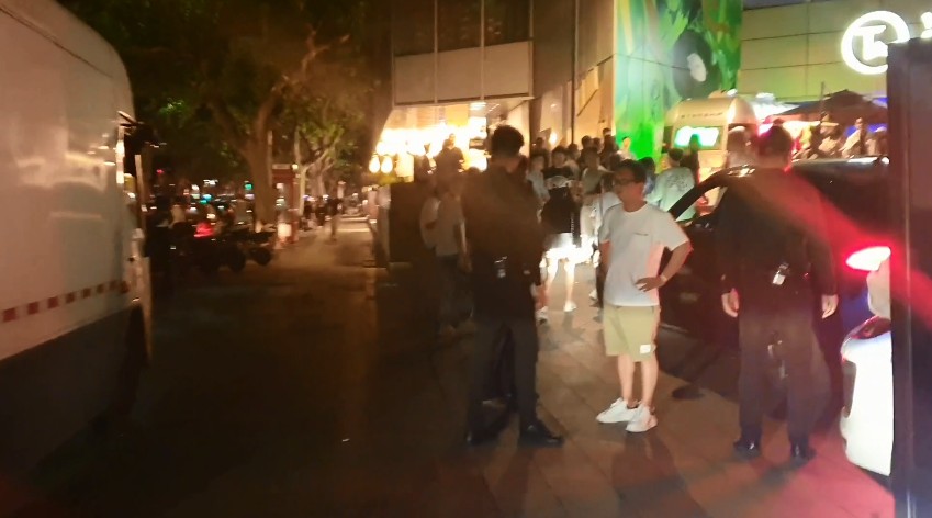 上海酒吧街淮海中路,夜游上海酒吧街