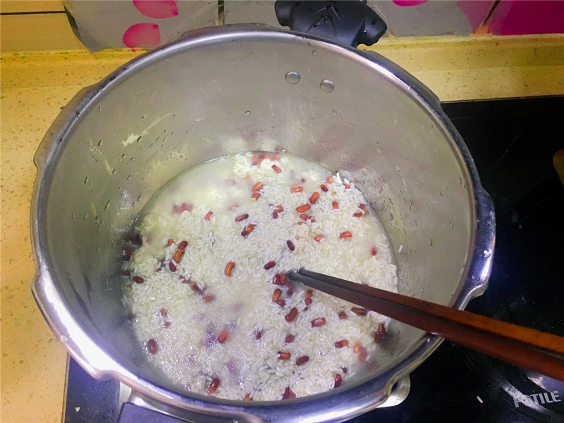 煮糯米饭，千万别直接下锅，多加1步，糯米饭又香又糯，粒粒分明