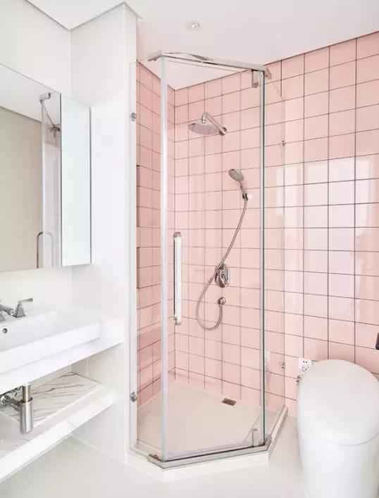 淋浴房和浴缸怎么选,浴缸和淋浴房哪个更经济实用