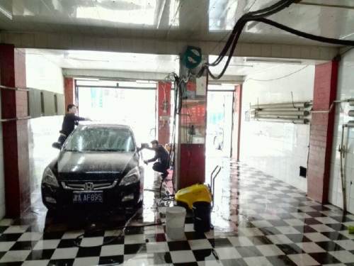 洗车行免费洗车年赚260万,洗车行业一年能赚多少钱