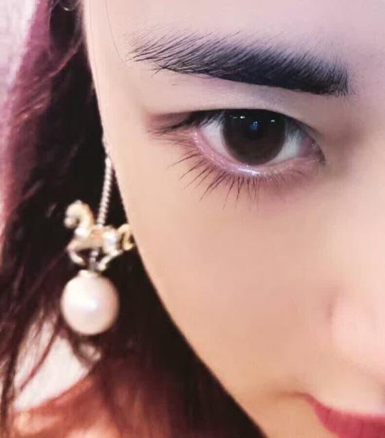 每天涂睫毛膏有助于睫毛生长吗,睫毛打底会促进睫毛生长吗