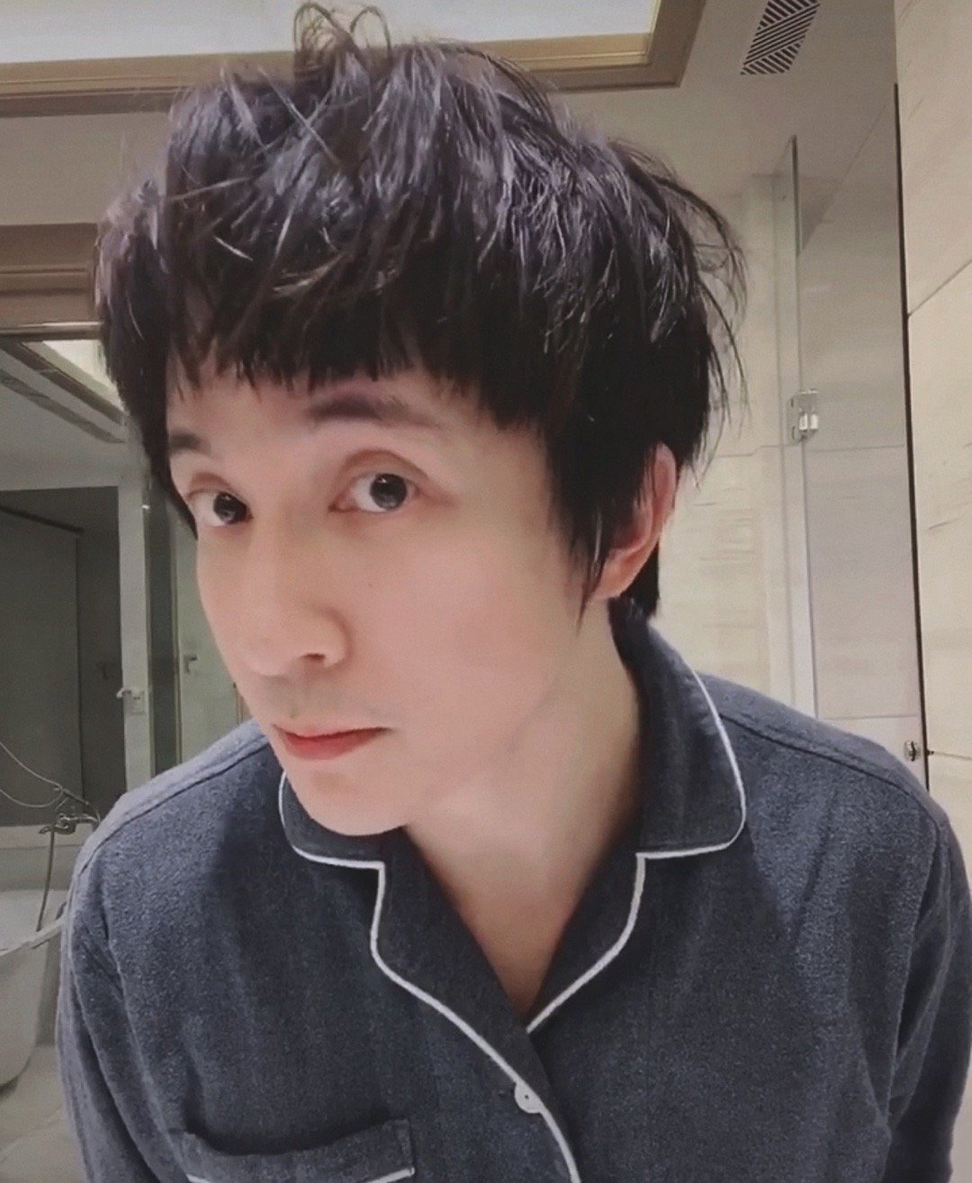 薛之谦鬓角发型,薛之谦综艺鬓角剃光