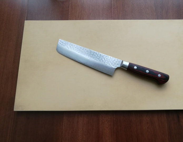 找来几把厨刀品评一下，打发在家无聊时光