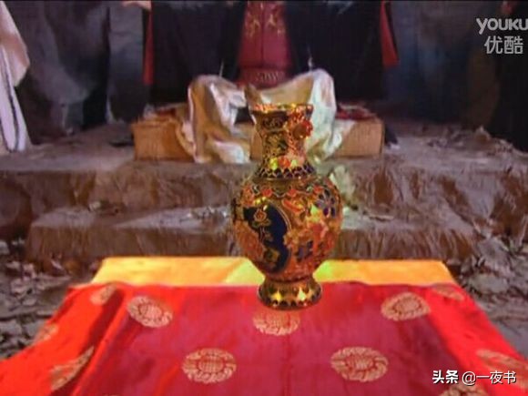 鍑岄湝榄斿墤鍜岄緳鍏冭皝鍘夊,榄斿墤鐢熸妫嬪噷闇滃墤璧锋鍥炵敓