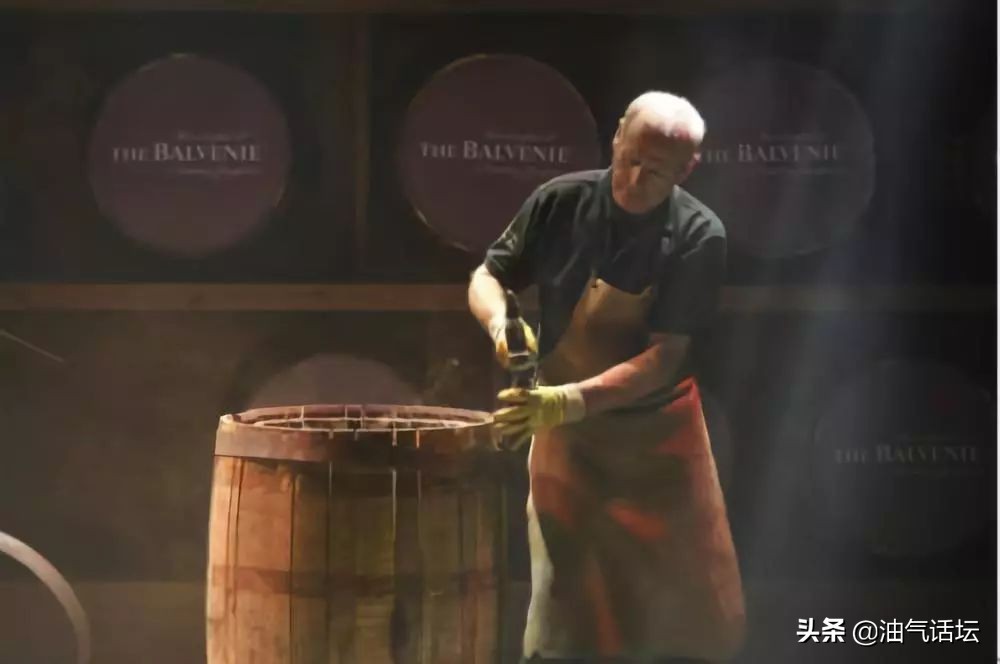 原油输油管道结构,原油和成品油最主要的运输方式