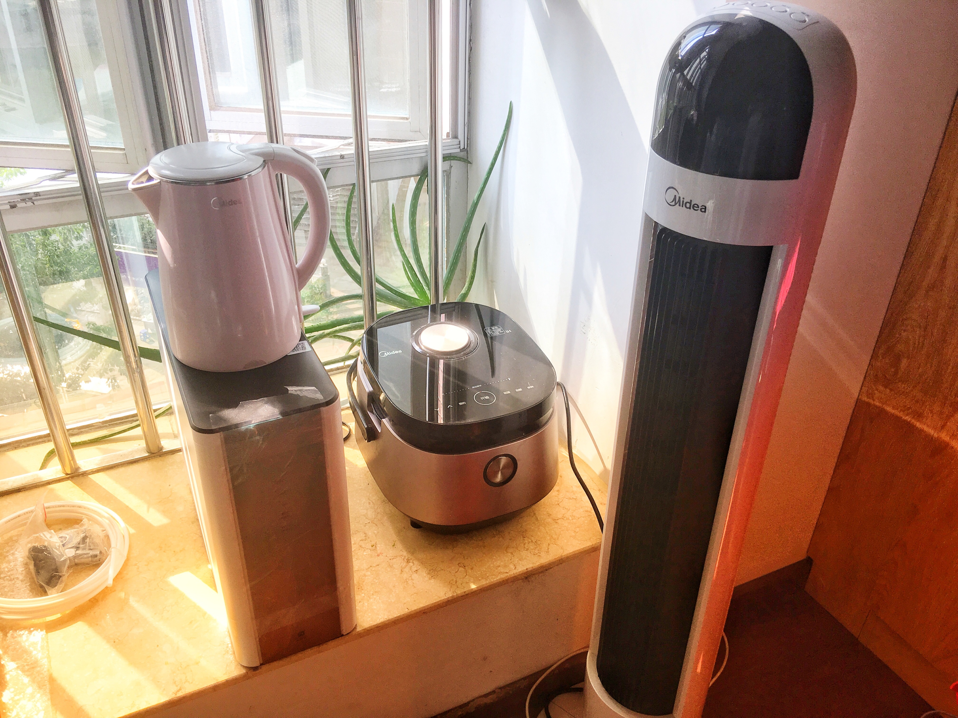 华凌冷热一体净水器价格,华凌即热水龙头和美的即热水龙头