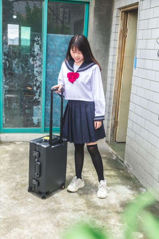 20寸登机箱地平线8号,最好的行李箱品牌推荐地平线8号