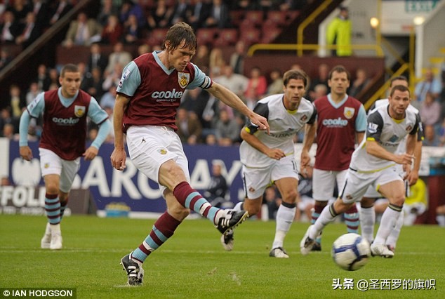 不想进球的后卫,足球历史上攻防一体的边后卫