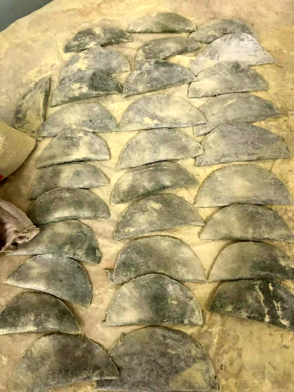 诸暨梅干菜麦饼,诸暨卖松花麦饼