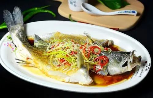 现杀鱼怎么做才好吃,怎样杀鱼才又好又快