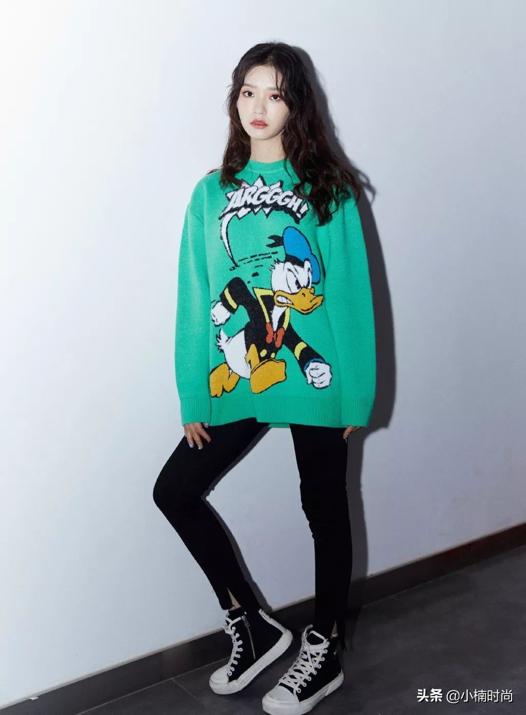 周雨彤明星卫衣,周雨彤吴宣仪卫衣