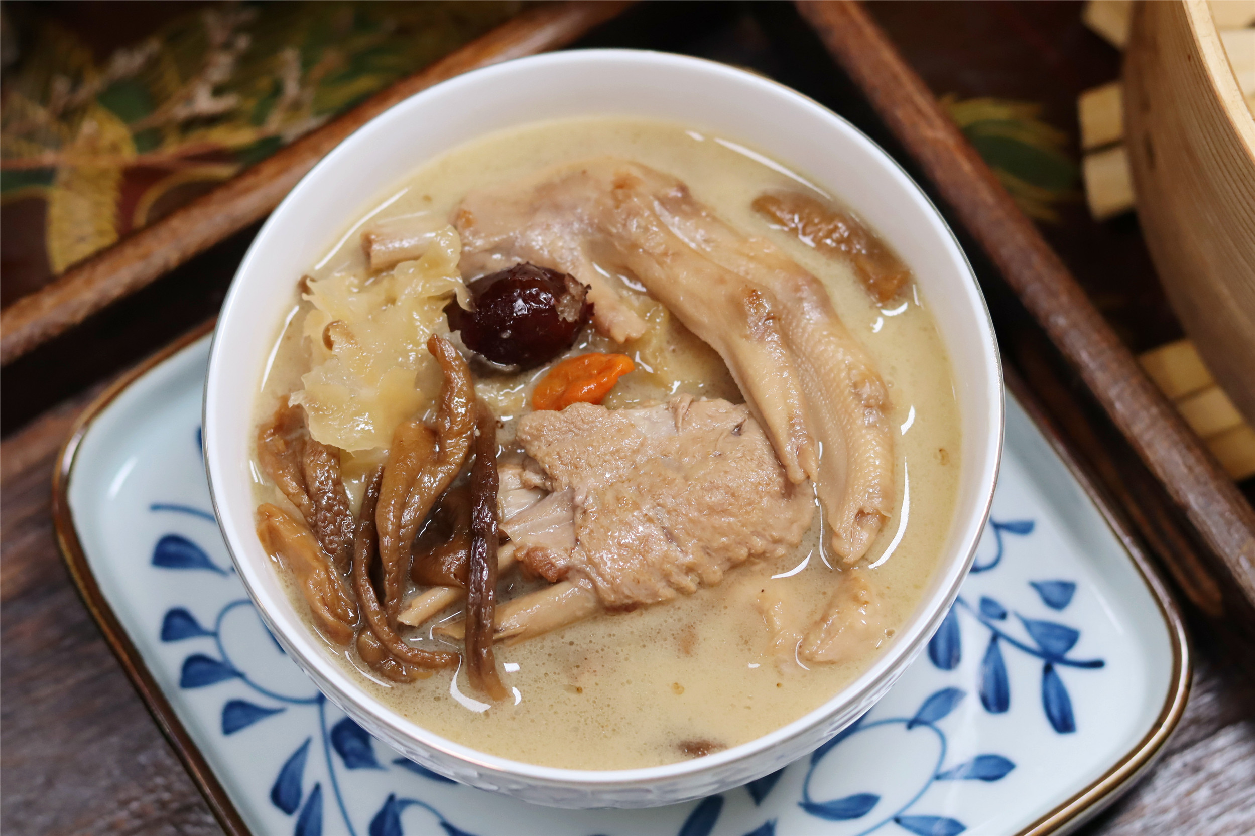 秋天有什么好的汤推荐,秋天季节做什么汤最合适