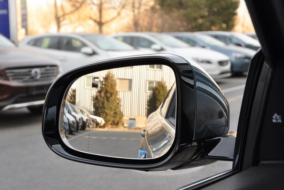 汽车后视镜有条虚线是干什么用的,汽车后视镜虚线有什么作用