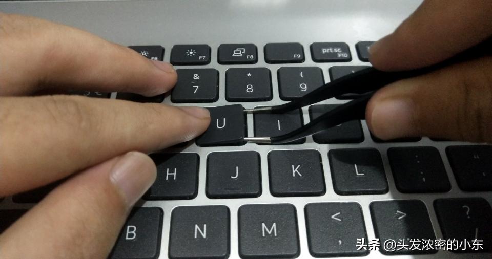 笔记本剪刀式键盘拆卸安装教程,笔记本键盘按键的拆卸与安装方法
