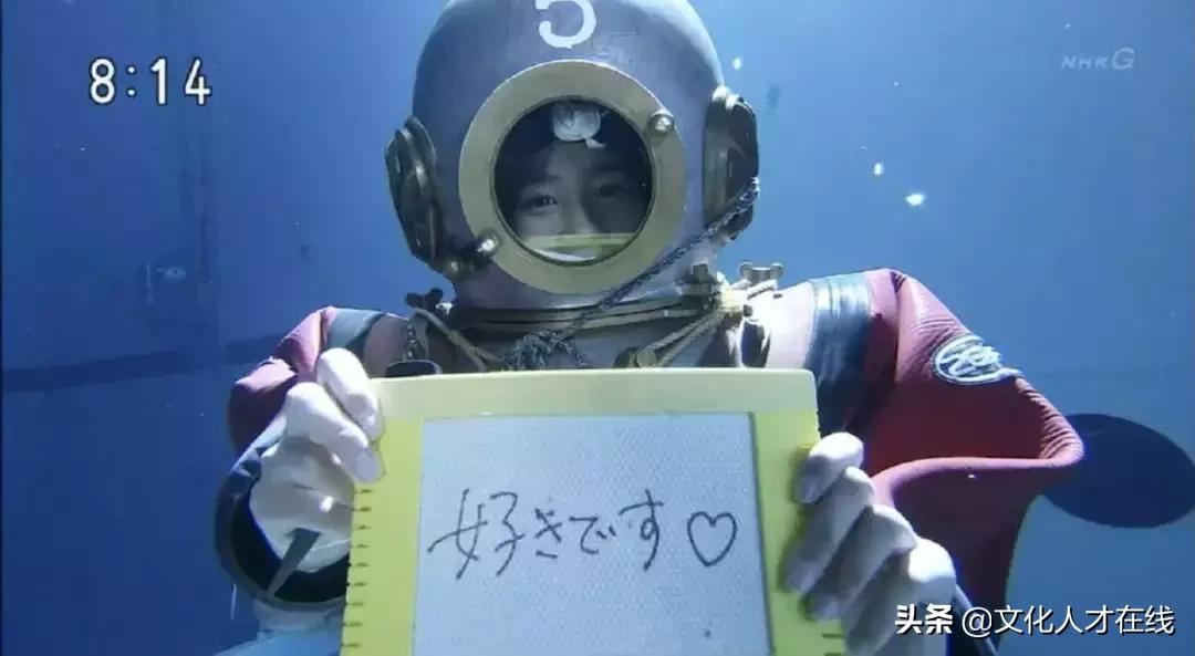 遛狗师年薪30万？剥虾师、收纳师……现在年轻人赚钱路子太野