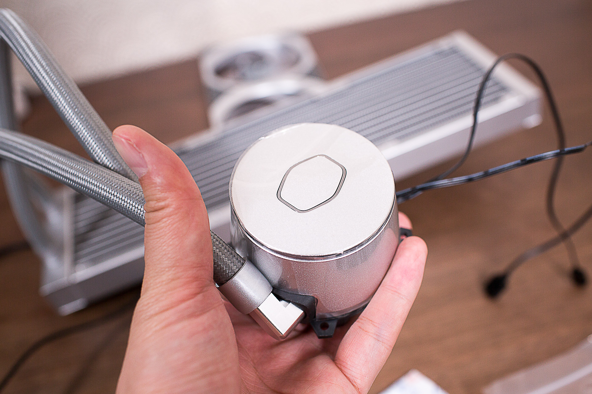 年末搭建一台X299的工作站主机应该怎么选配置？