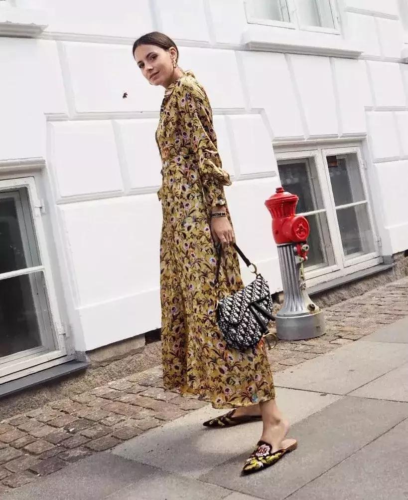 刘雯、倪妮不费力就很时髦原来是脚上的拖鞋太美了