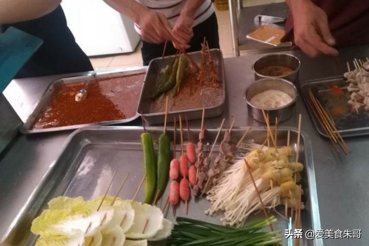 什么小吃最火爆最赚钱视频,哪些小吃生意最挣钱