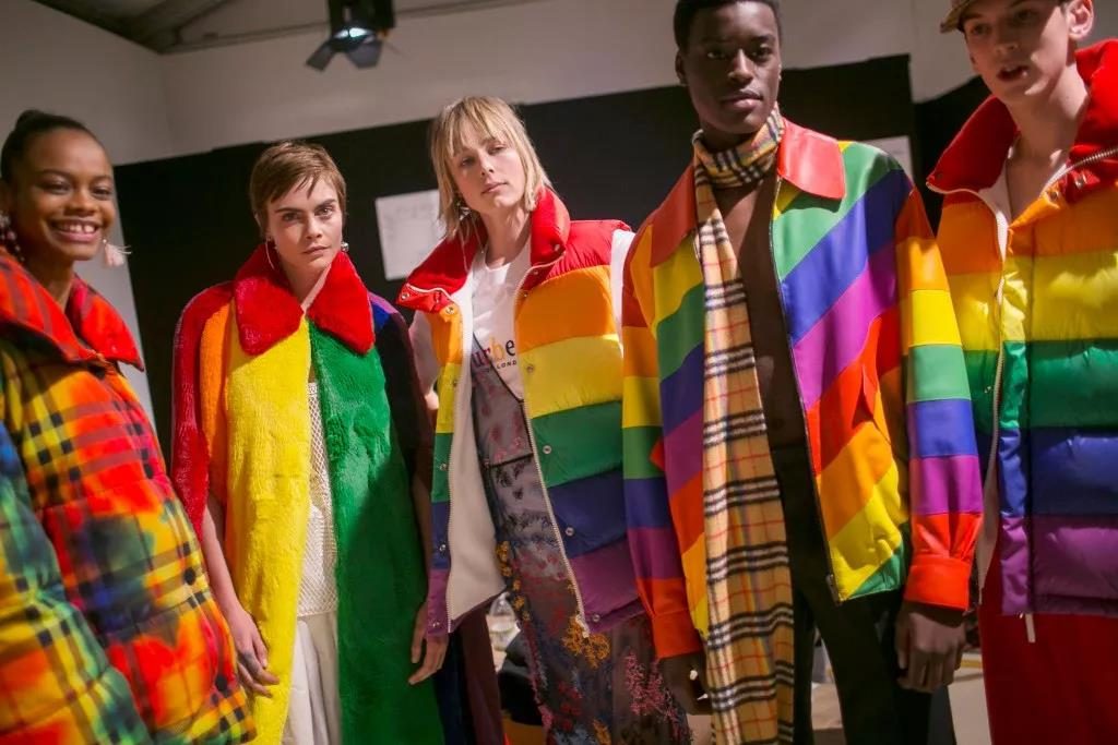 赵薇不为人知的故事,赵薇出席burberry视频