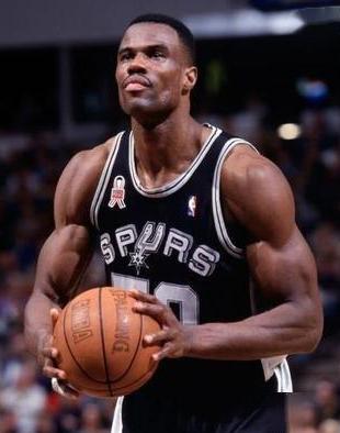 nba球员球衣里穿的紧身衣叫什么,为什么nba球衣同款穿紧身衣