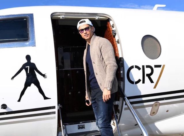 身价3000万欧元球员,c罗曾经的年薪