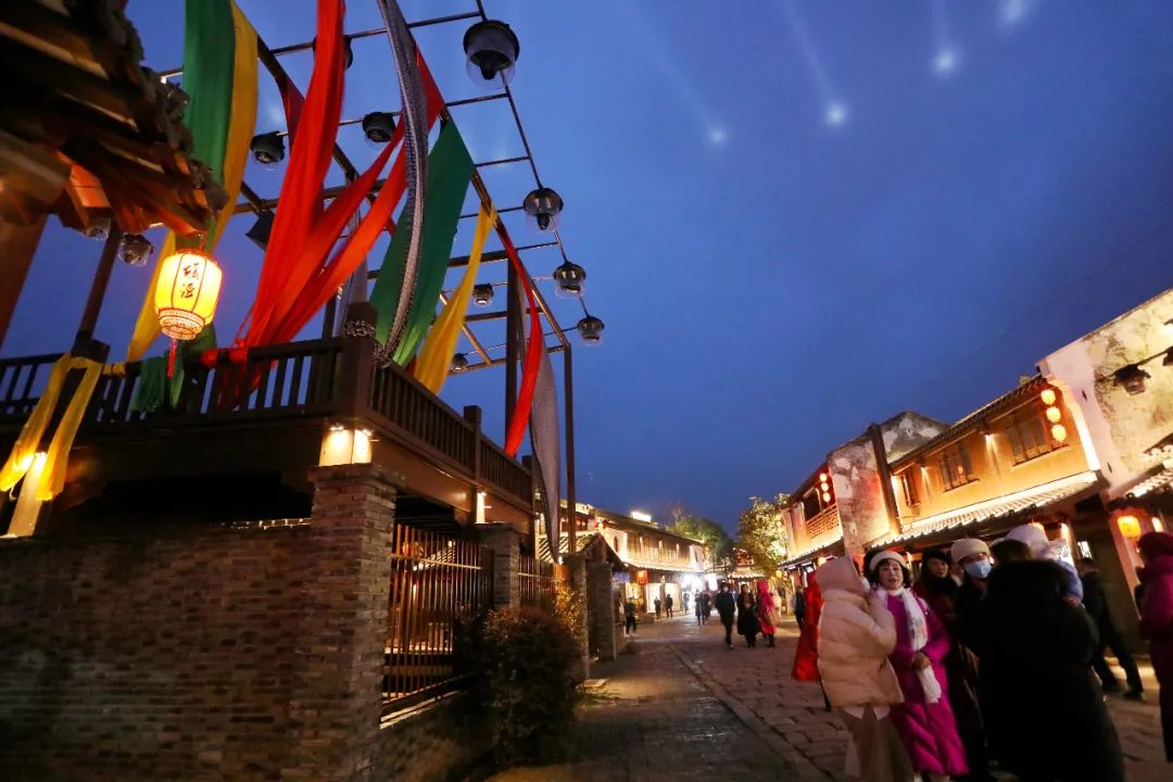 沙家浜夜游最新,常熟沙家浜景区夜色