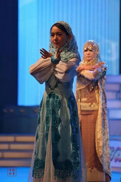 云南少数民族服饰图片,最好看的云南民族服饰