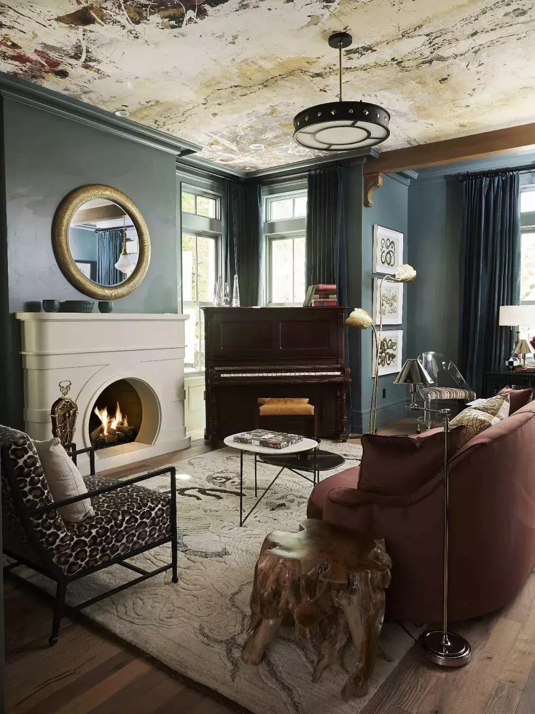 墨绿色的色彩风格,墨绿和粉的高级色彩