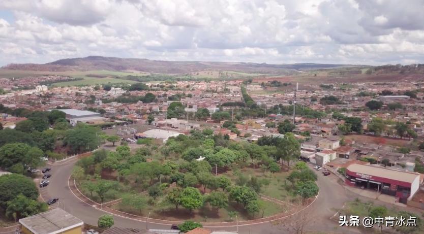 巴西这个小城两个月内97.9%的成人接种中国疫苗，原来床位紧张、氧气枯竭的医院变得空空荡荡，呼吸机闲置