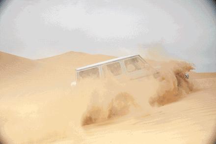 迪拜街头捡到一辆豪车,迪拜豪车坟场里的废弃豪车