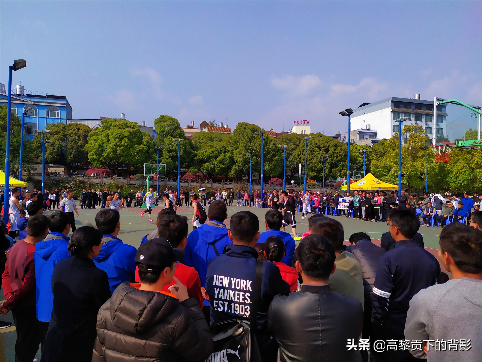 云南腾冲偶遇篮球赛顺便看看腾冲的体育设施如何？