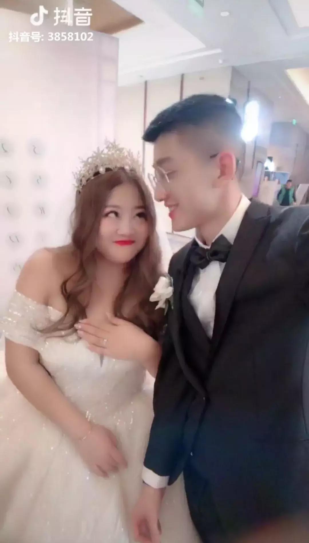 150斤168身高的女生谈恋爱,185斤的女生谈恋爱合适吗