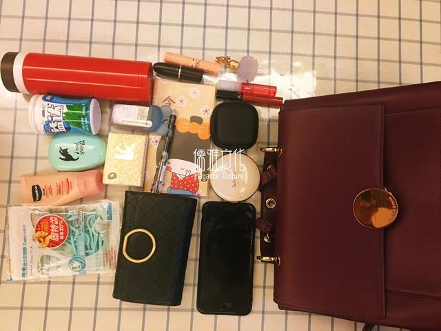 「EDC」突击翻包身边人，一个二线城市典型小白领的EDC