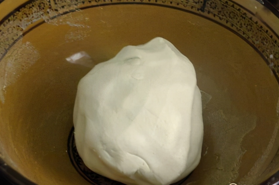 炸油条放碱面酵母酥脆吗,炸油条用不用酵母粉