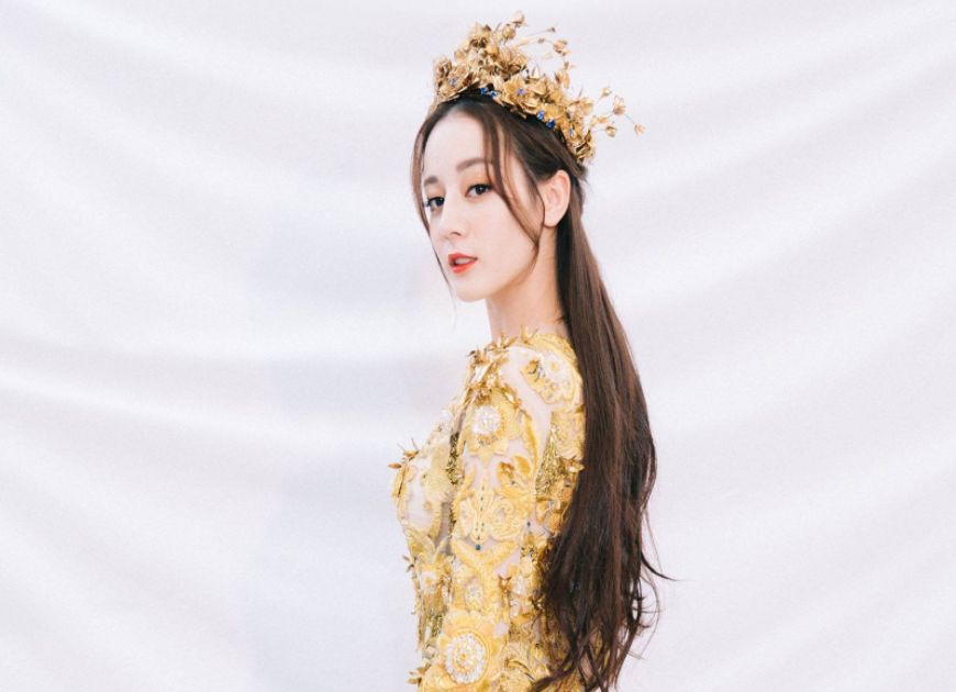 除了《创造营2019》，迪丽热巴还有一部新综艺来袭，搭档是张艺兴