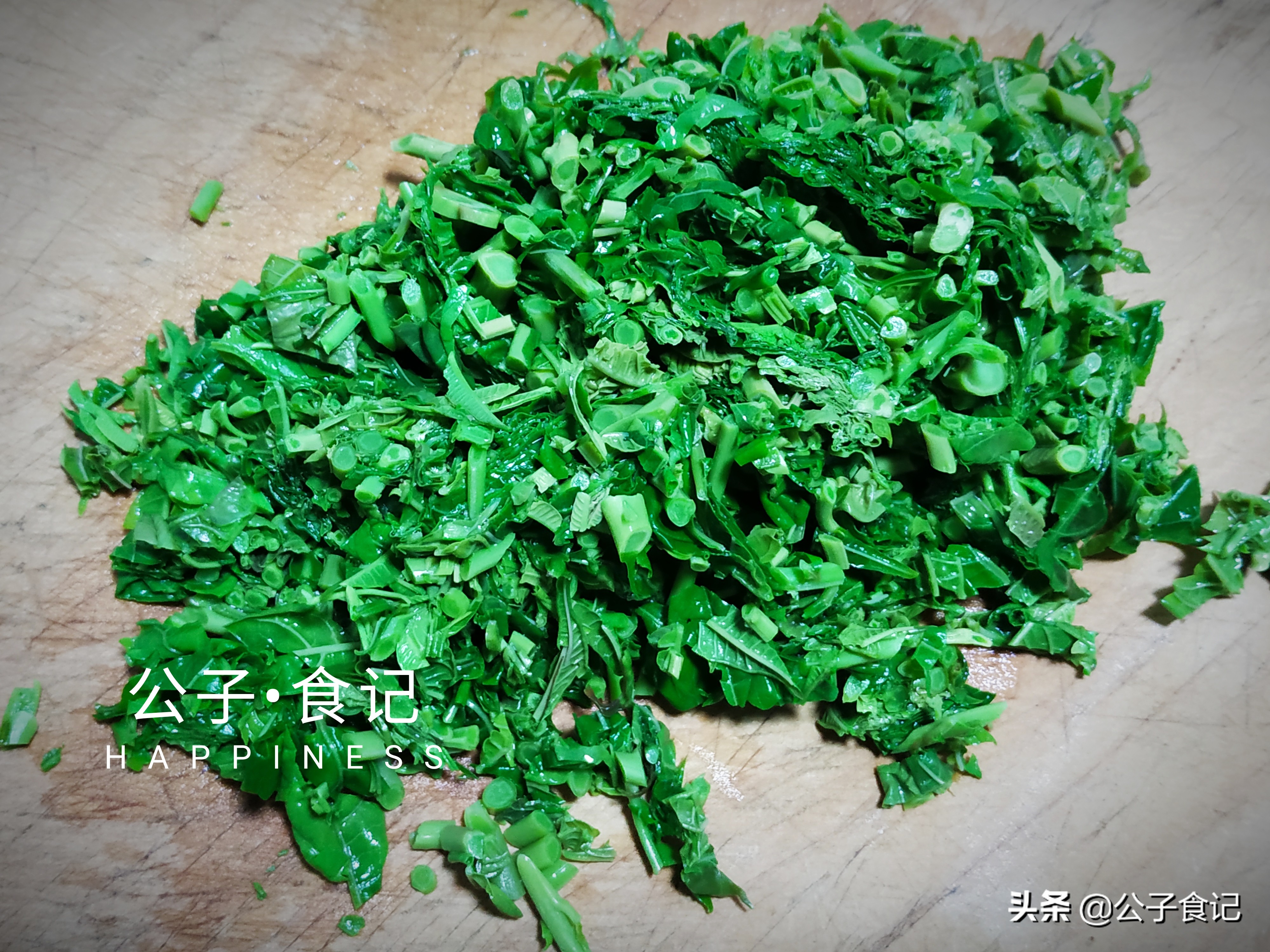 家常菜中常用香椿和鸡蛋同炒,香椿炒鸡蛋最正宗做法