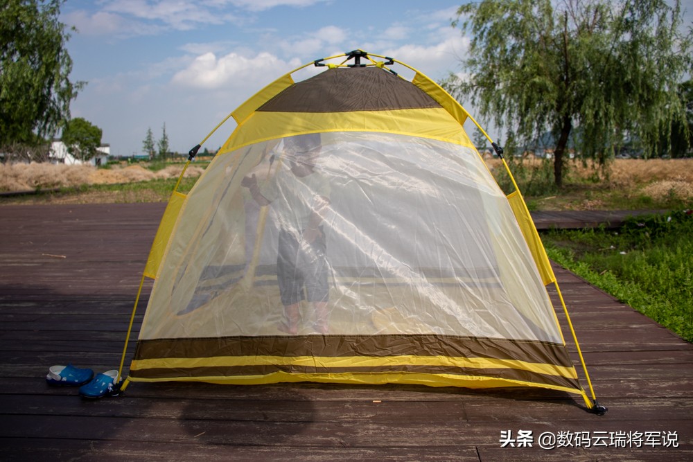 快速给萌宝一间独处的萌趣小屋——早风轻便速开儿童帐篷轻体验