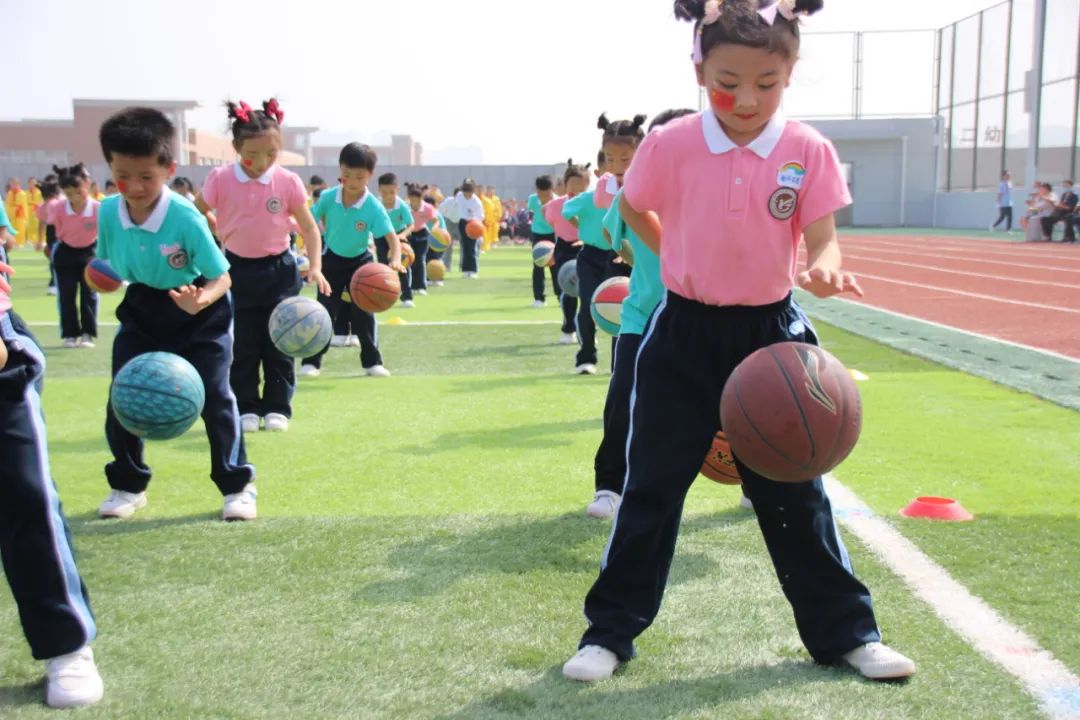 建*党**百年喜迎国庆节——西安经开第二小学队列队形广播*比操**赛