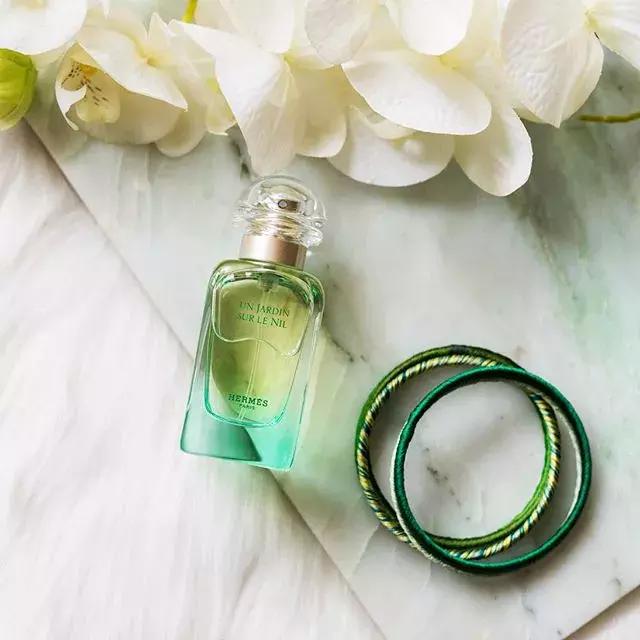 香奈儿蔚蓝香水淡香好还是浓香好,适合夏天香水持久淡香