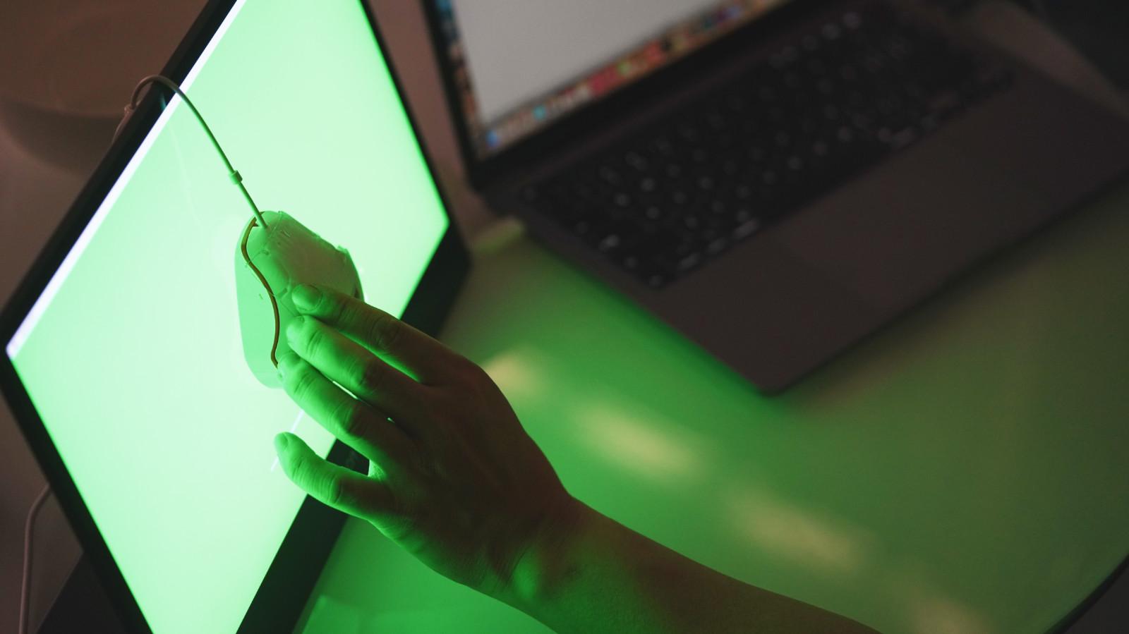 旅拍娱乐大神器，Innocn，高画质的便携显示器