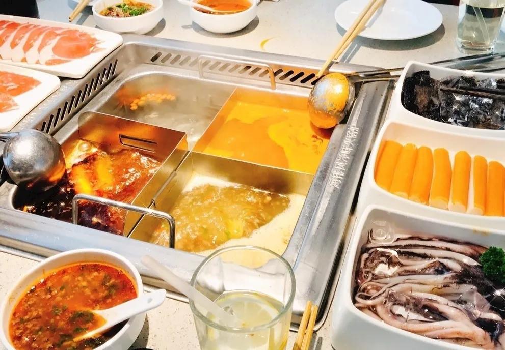 疫情影响下，海底捞到底还是出事，全国好多家门店已经不能预约