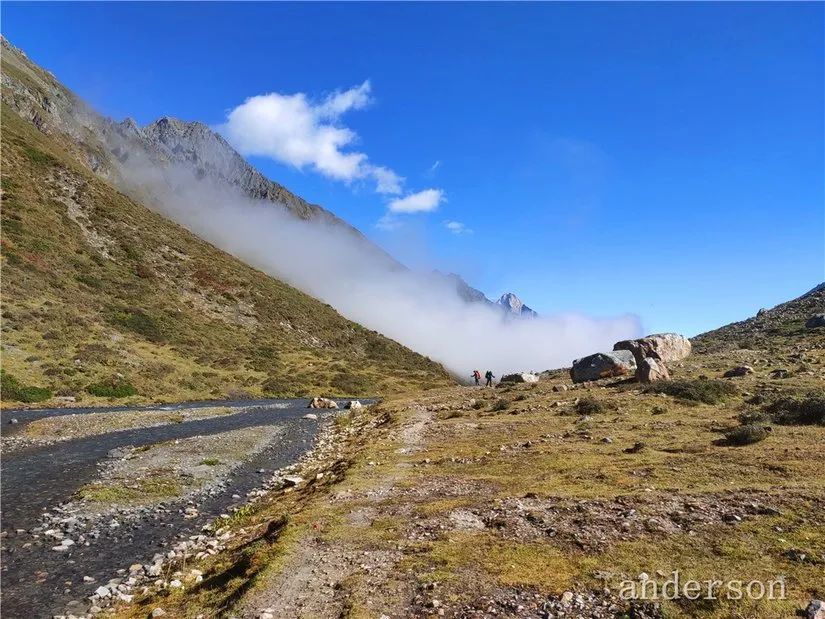 陪着贡嘎过仲秋，深夜听到女生的尖叫（上）