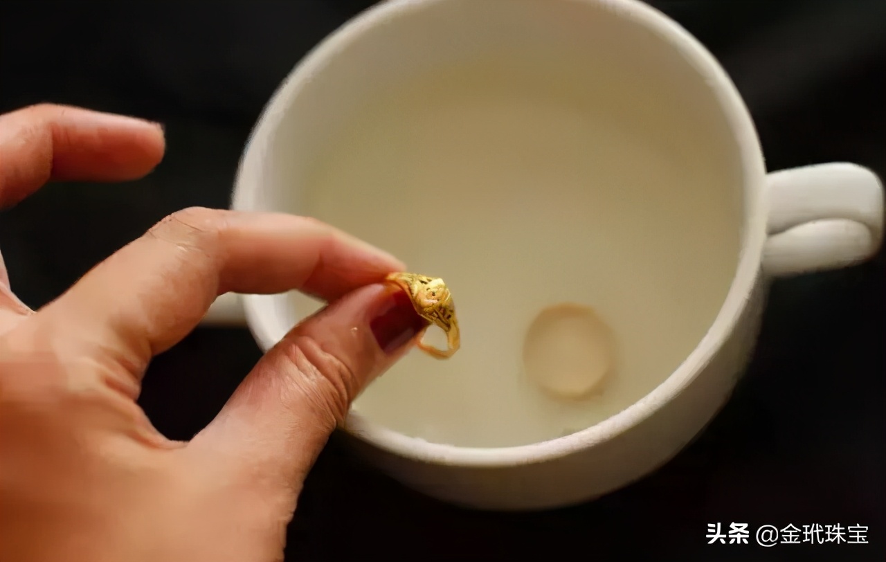 金店清洗黄金会不会掉克数,黄金首饰有点脏了应该怎么洗