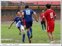 滨州飞扬80足球队庆组队7周年，无畏风雨开踢