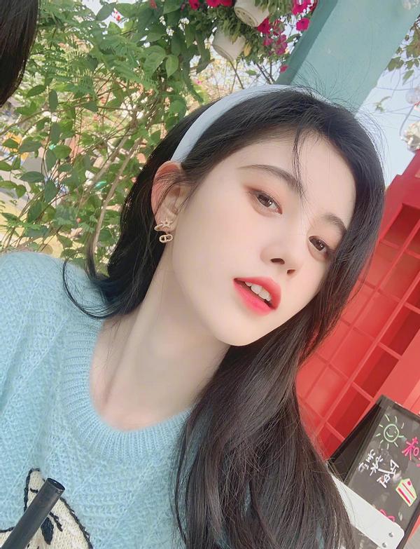 鞠婧祎流行穿搭,鞠婧祎棒球服穿搭