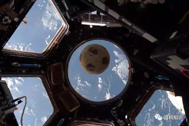 太空足球比赛真实视频,太空人足球比赛